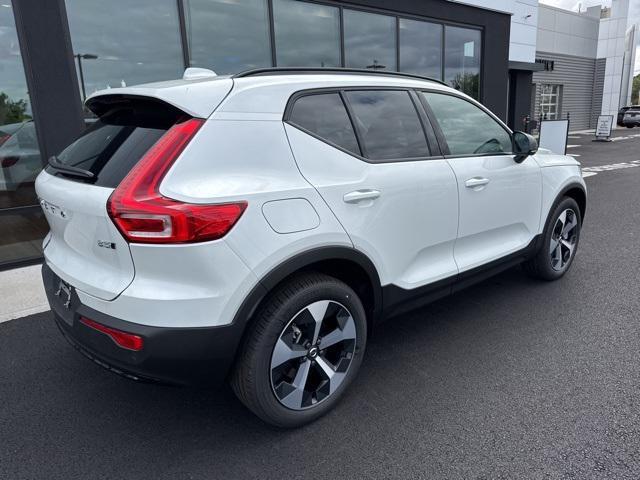 new 2025 Volvo XC40 car, priced at $47,073