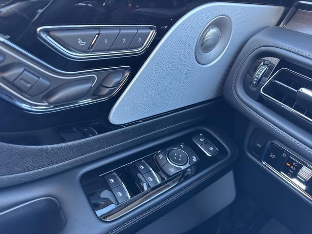 new 2025 Lincoln Aviator car, priced at $77,695