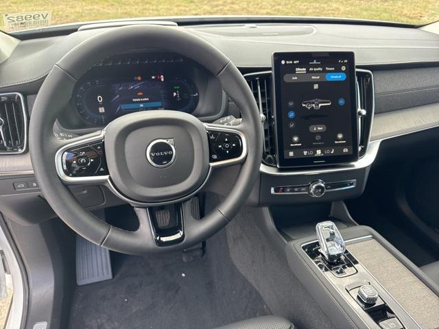 new 2025 Volvo XC90 Plug-In Hybrid car, priced at $80,295