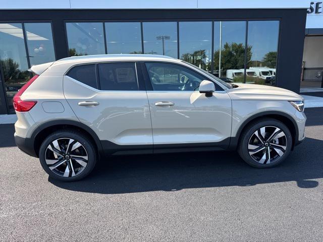 new 2025 Volvo XC40 car, priced at $48,040