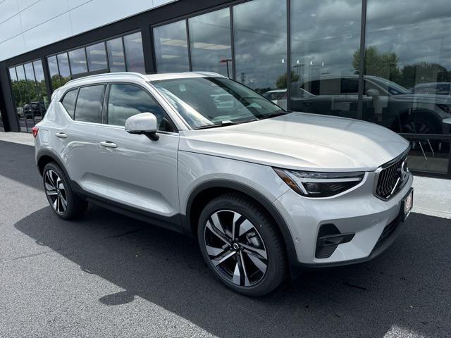 new 2025 Volvo XC40 car, priced at $48,050