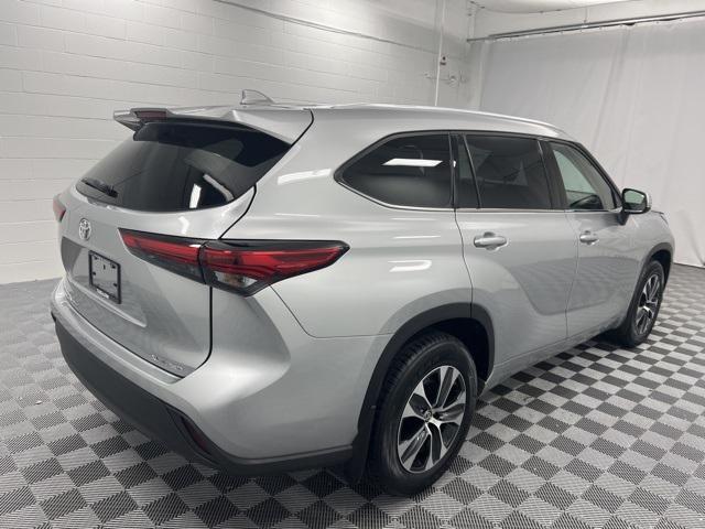 used 2021 Toyota Highlander car, priced at $32,900