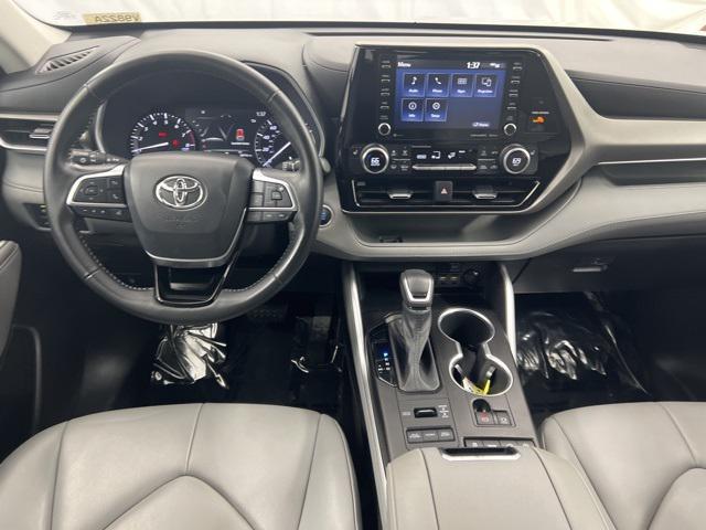 used 2021 Toyota Highlander car, priced at $32,900