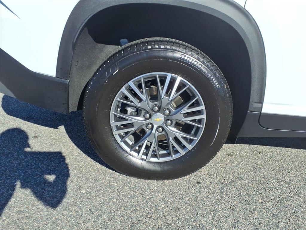 used 2025 Chevrolet Traverse car, priced at $37,681