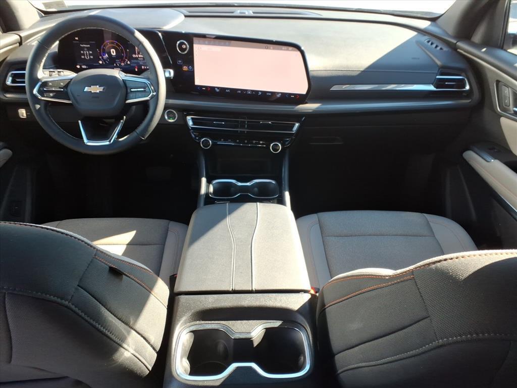 used 2025 Chevrolet Traverse car, priced at $37,681