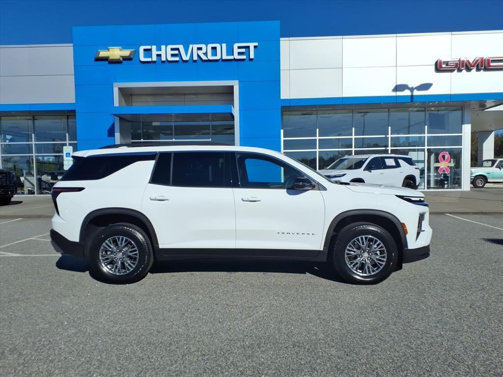 used 2025 Chevrolet Traverse car, priced at $37,681