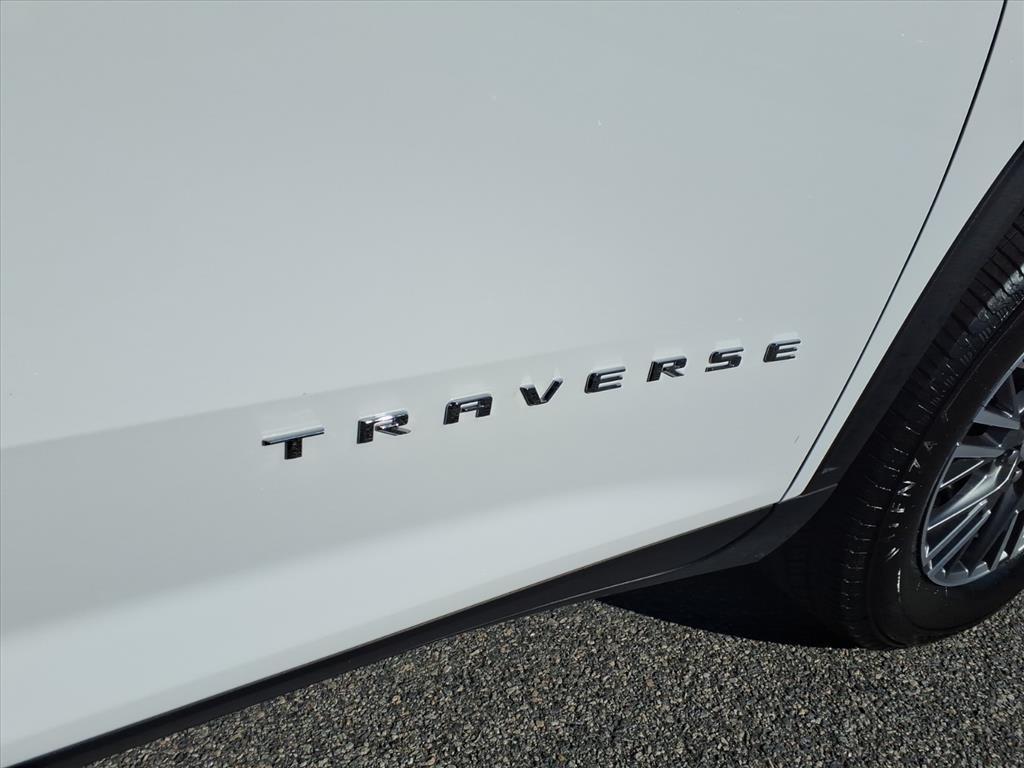 used 2025 Chevrolet Traverse car, priced at $37,681