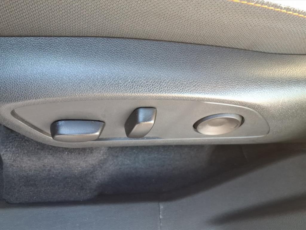 used 2025 Chevrolet Traverse car, priced at $37,681