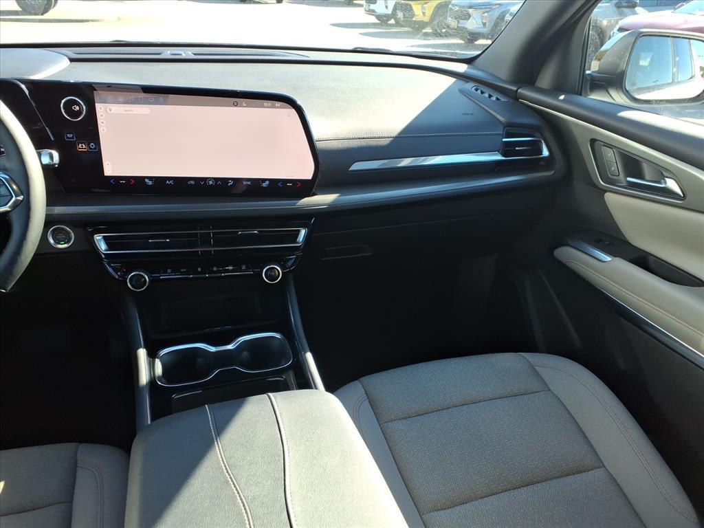 used 2025 Chevrolet Traverse car, priced at $37,681