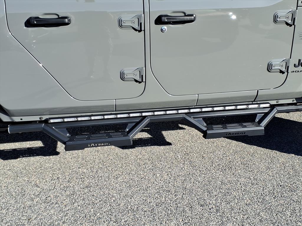 used 2023 Jeep Gladiator car, priced at $35,882
