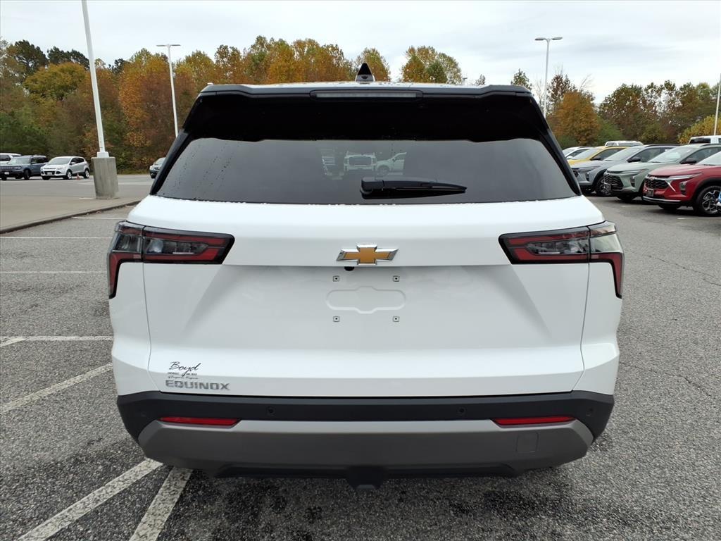 new 2026 Chevrolet Equinox car, priced at $32,153