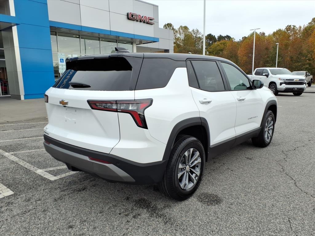 new 2026 Chevrolet Equinox car, priced at $32,153