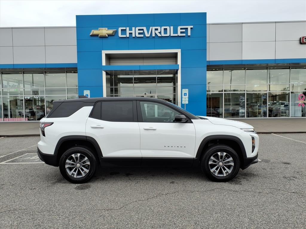 new 2026 Chevrolet Equinox car, priced at $32,153