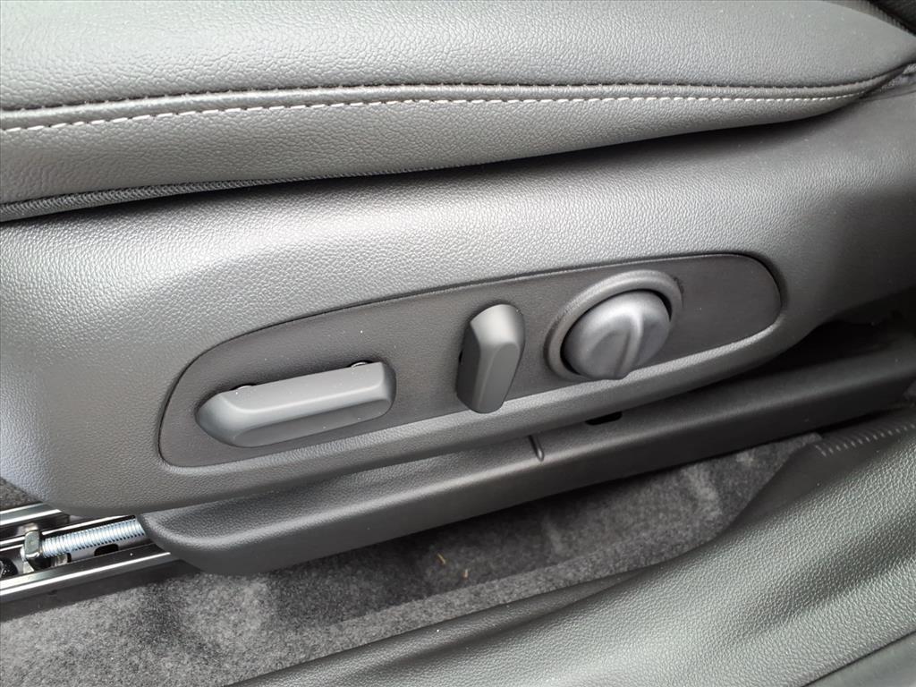 new 2025 Chevrolet Trax car, priced at $25,900