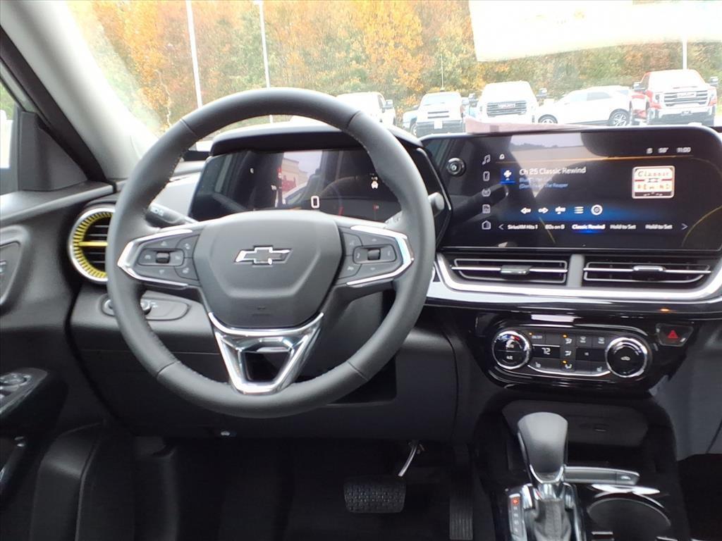 new 2025 Chevrolet Trax car, priced at $25,900
