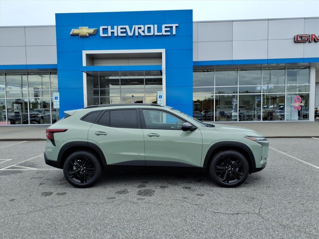 new 2025 Chevrolet Trax car, priced at $25,900