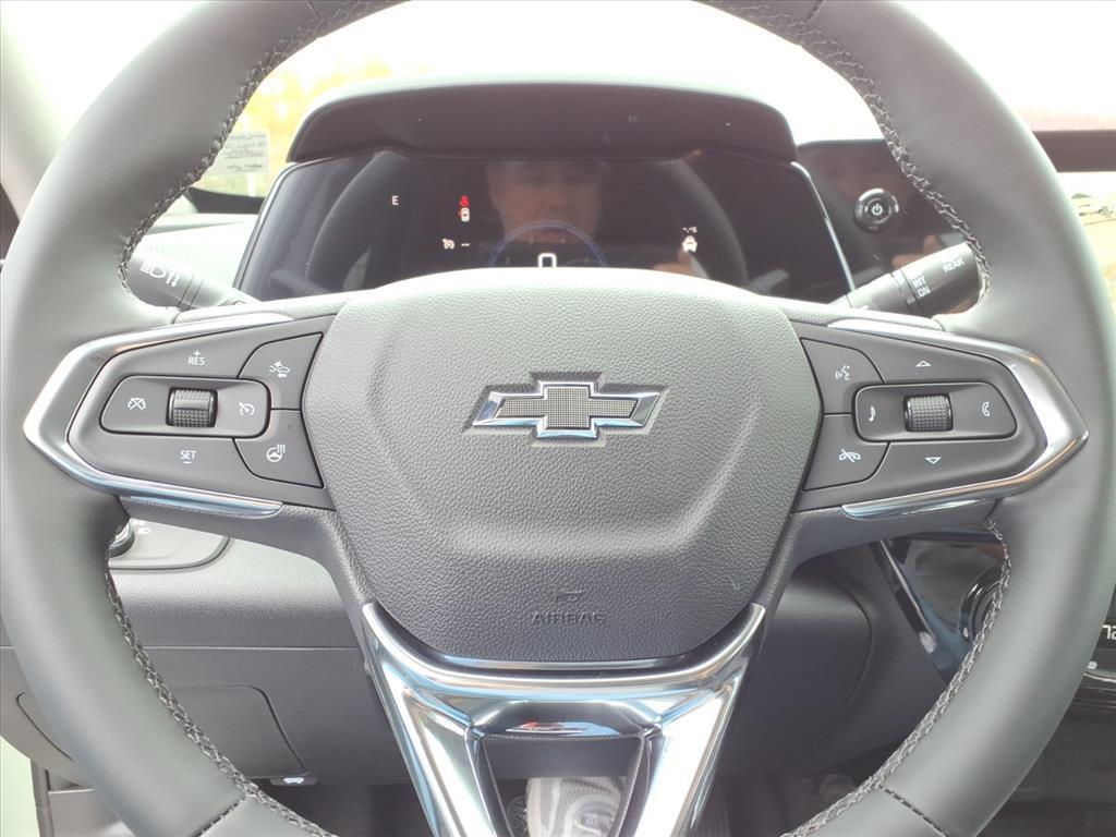 new 2025 Chevrolet Trax car, priced at $25,900