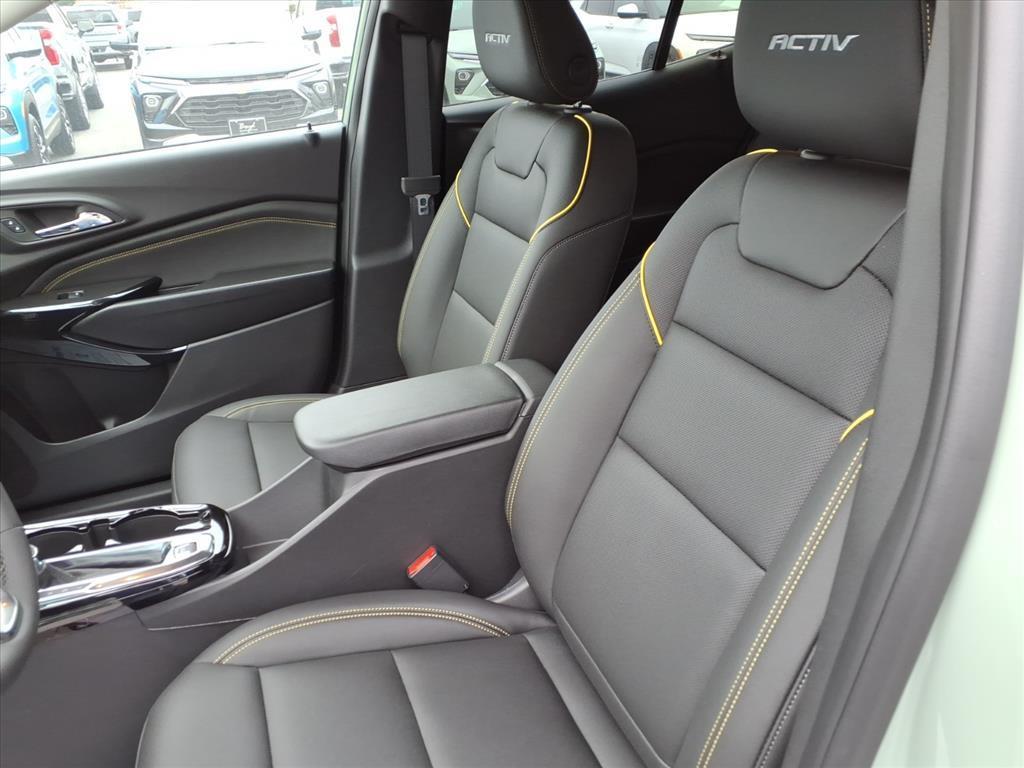 new 2025 Chevrolet Trax car, priced at $25,900