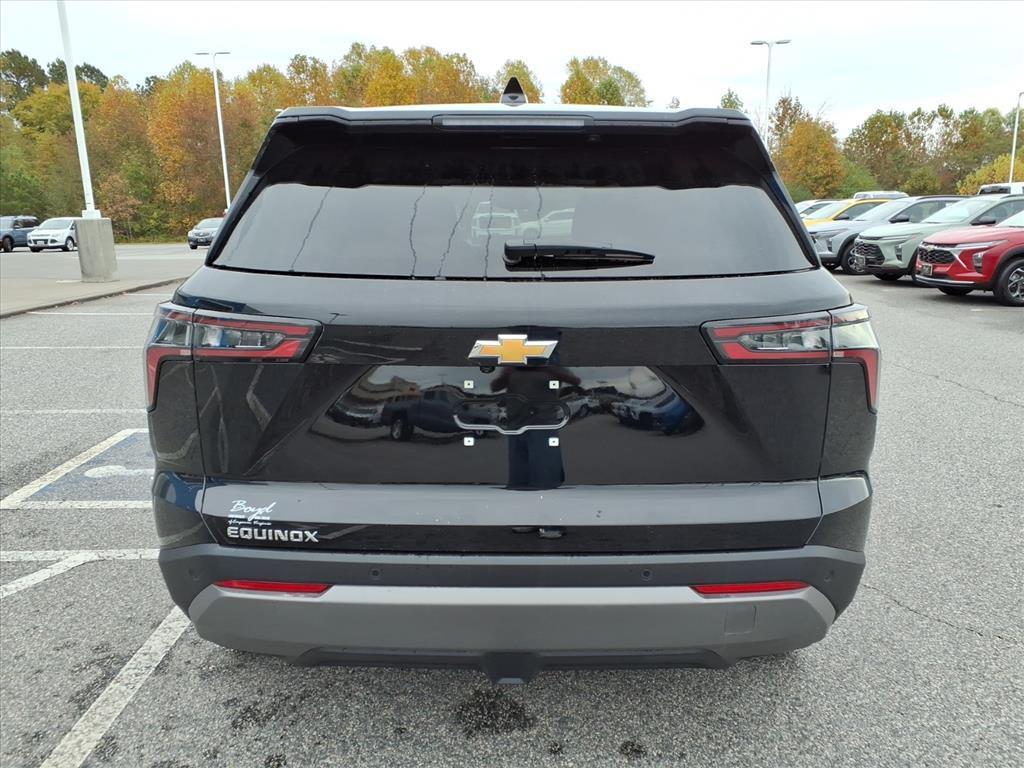 new 2026 Chevrolet Equinox car, priced at $31,900