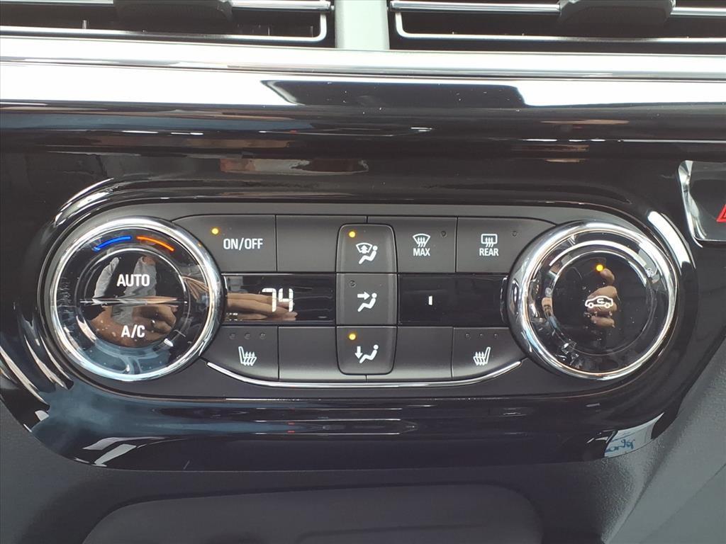 new 2025 Chevrolet Trax car, priced at $24,900