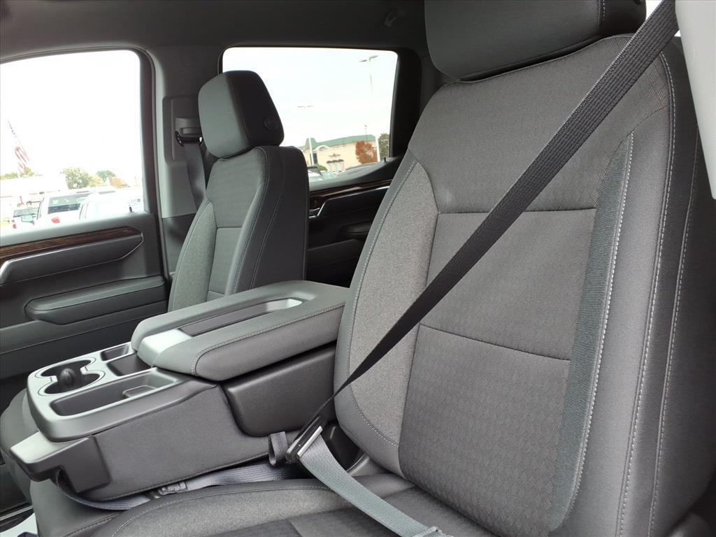 new 2025 GMC Sierra 1500 car, priced at $51,200