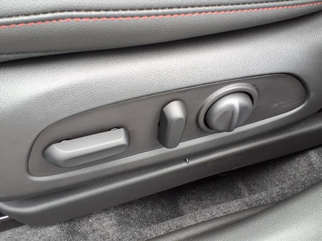 new 2025 Chevrolet Trax car, priced at $24,800