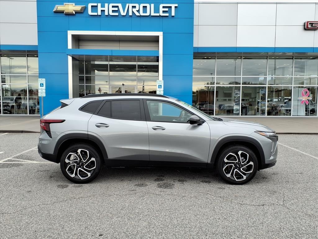 new 2025 Chevrolet Trax car, priced at $24,800