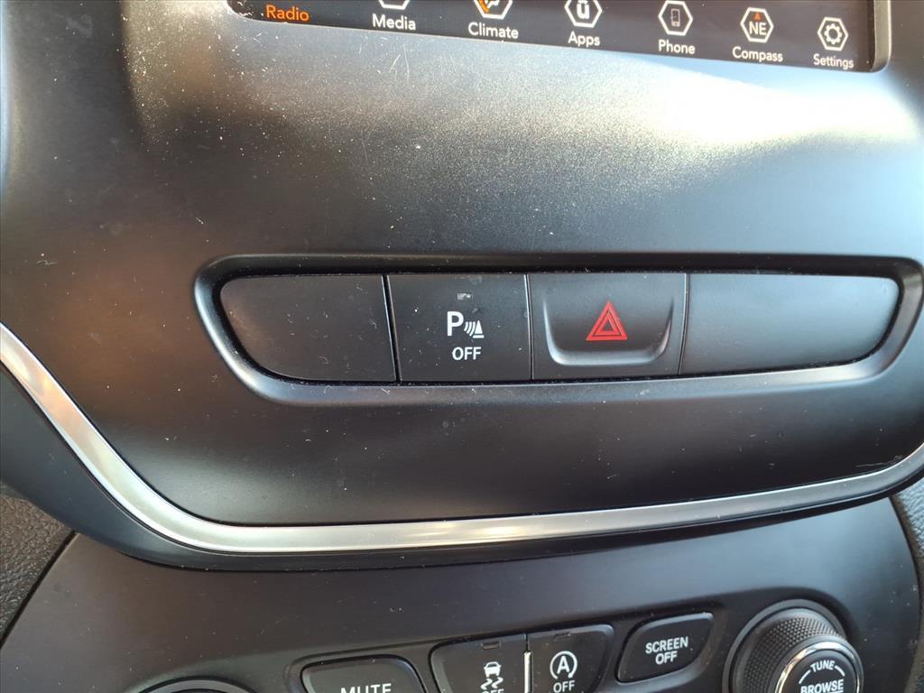 used 2019 Jeep Cherokee car, priced at $14,882