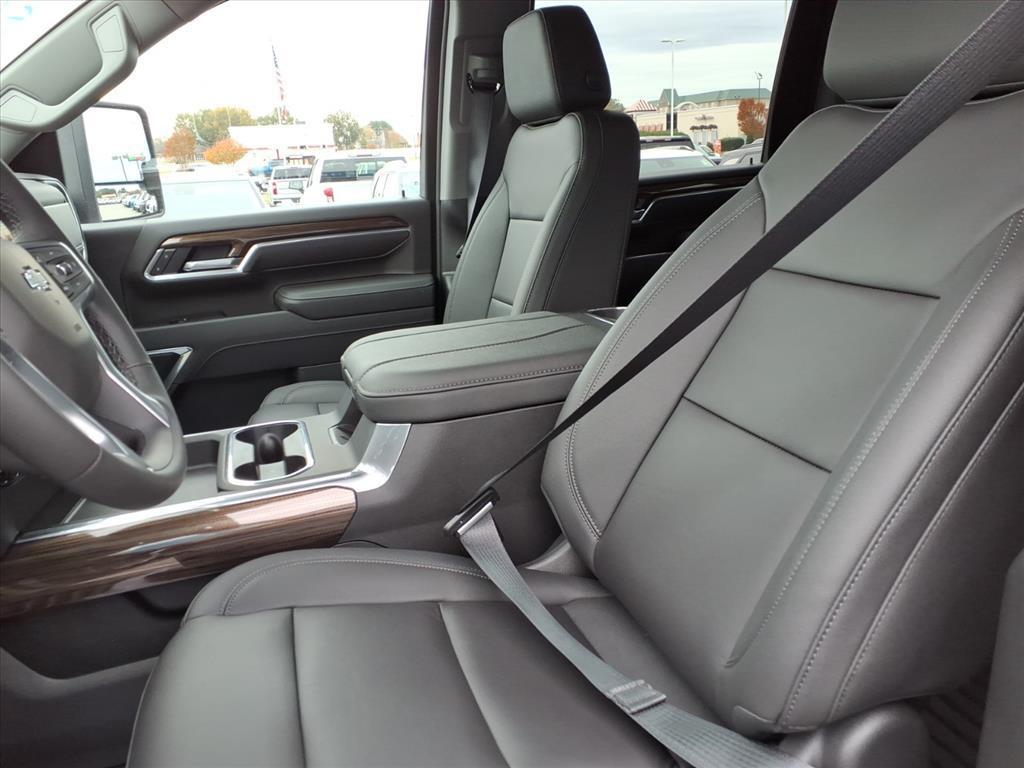 new 2025 Chevrolet Silverado 2500 car, priced at $63,000