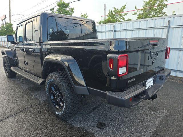 new 2025 Jeep Gladiator car, priced at $45,980