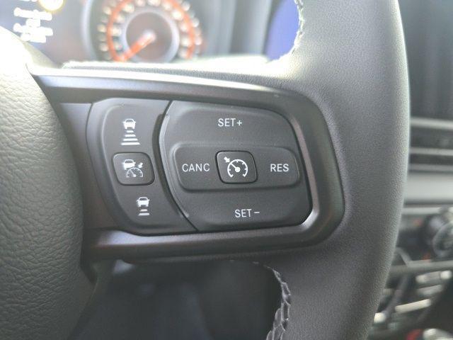 new 2025 Jeep Gladiator car, priced at $45,980