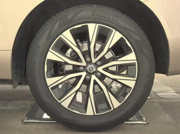 used 2025 Volvo XC60 car, priced at $41,500