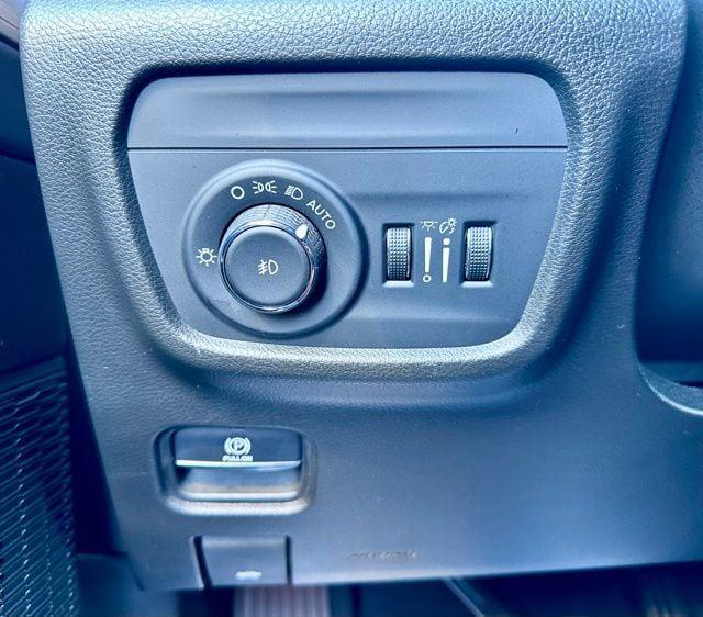 used 2023 Jeep Grand Cherokee car, priced at $33,301