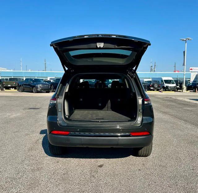 used 2023 Jeep Grand Cherokee car, priced at $33,301
