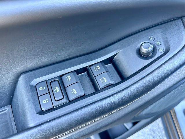 used 2023 Jeep Grand Cherokee car, priced at $33,301