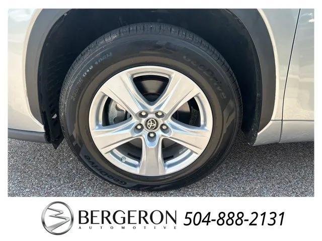 used 2023 Toyota Highlander car, priced at $33,961
