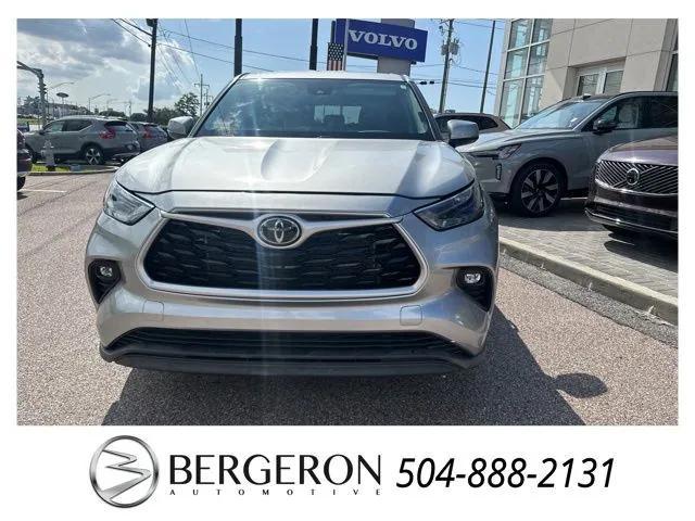 used 2023 Toyota Highlander car, priced at $33,961