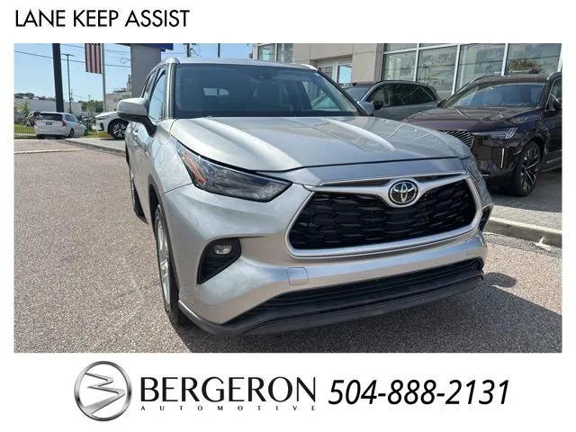 used 2023 Toyota Highlander car, priced at $33,961