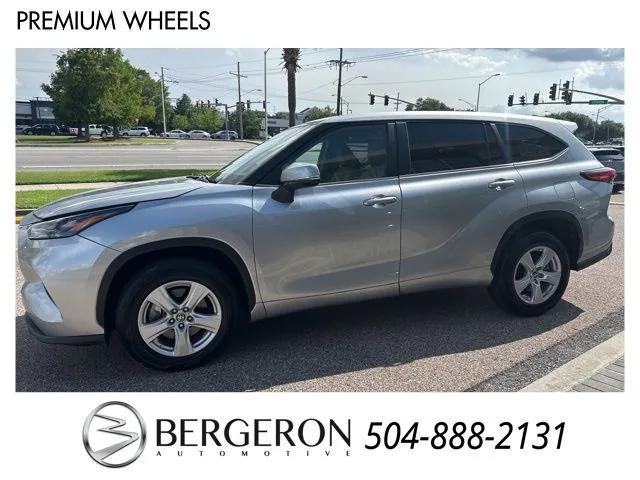 used 2023 Toyota Highlander car, priced at $33,961