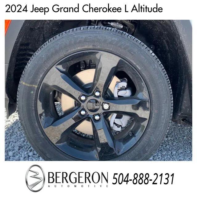 new 2024 Jeep Grand Cherokee L car, priced at $43,330