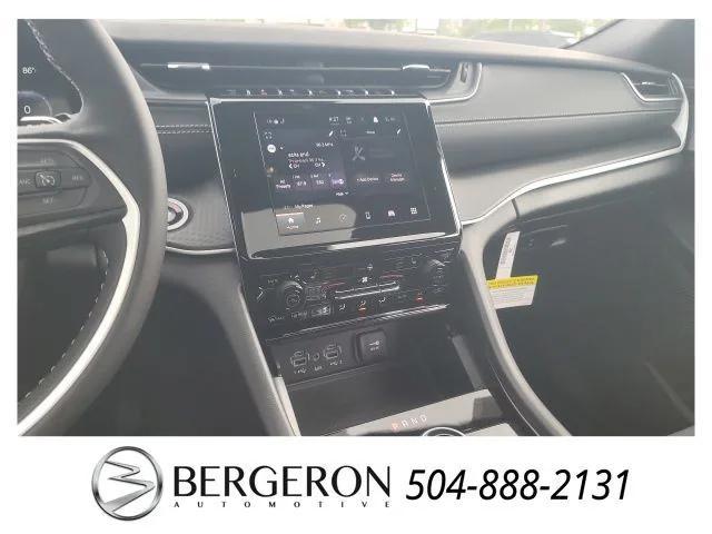 new 2025 Jeep Grand Cherokee car, priced at $38,970