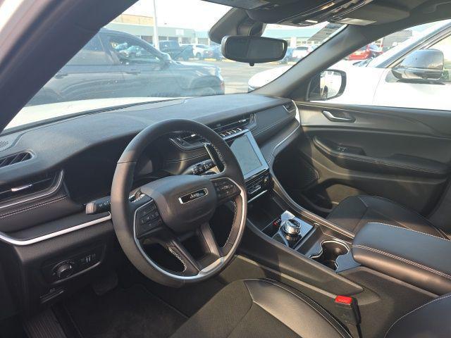 new 2025 Jeep Grand Cherokee car, priced at $41,580
