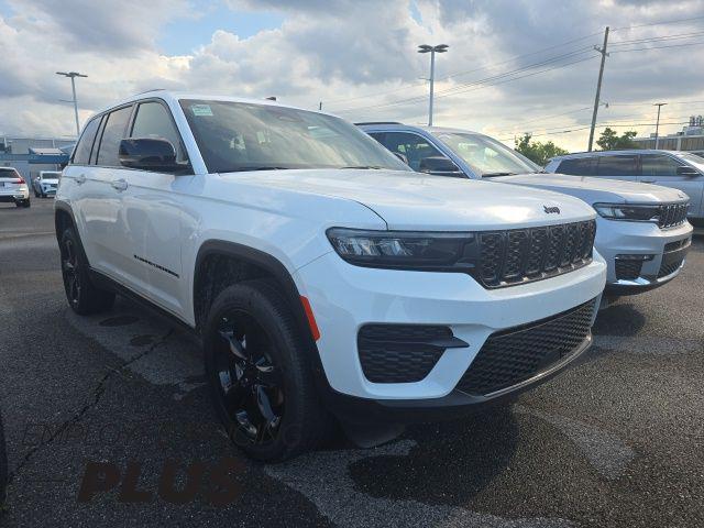 new 2025 Jeep Grand Cherokee car, priced at $41,580