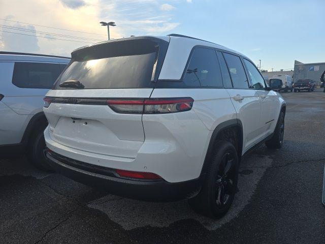 new 2025 Jeep Grand Cherokee car, priced at $42,911