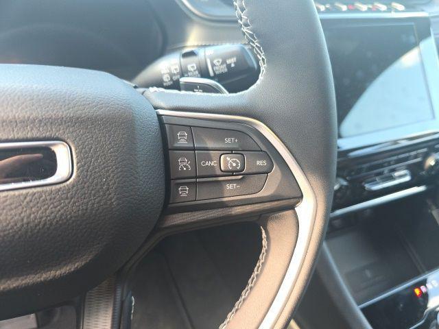new 2025 Jeep Grand Cherokee car, priced at $41,580