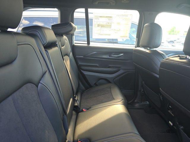 new 2025 Jeep Grand Cherokee car, priced at $41,580