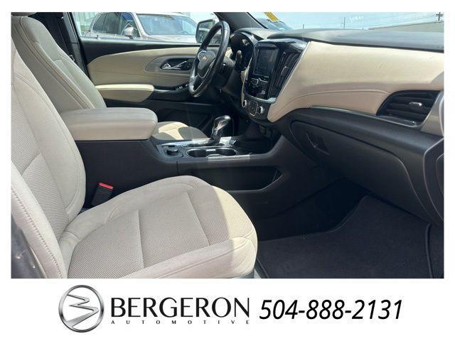 used 2022 Chevrolet Traverse car, priced at $25,840