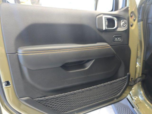 new 2025 Jeep Gladiator car, priced at $45,980