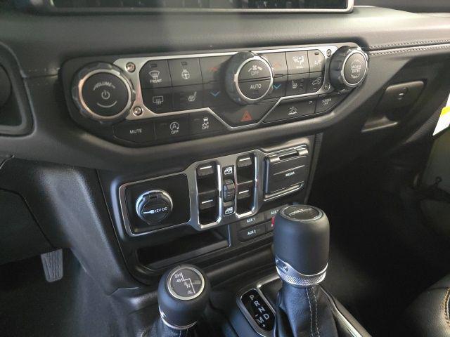 new 2025 Jeep Gladiator car, priced at $45,980