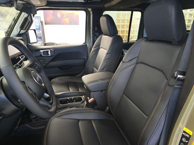 new 2025 Jeep Gladiator car, priced at $45,980